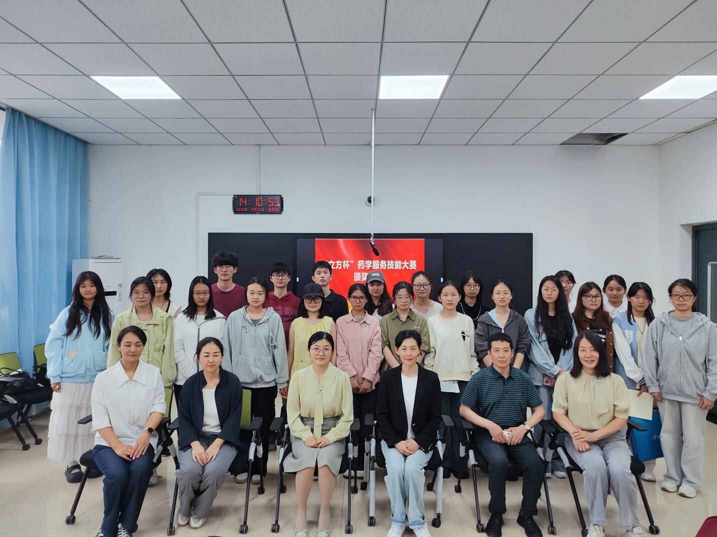 1748401149418671.jpg 1748401149418671.jpg