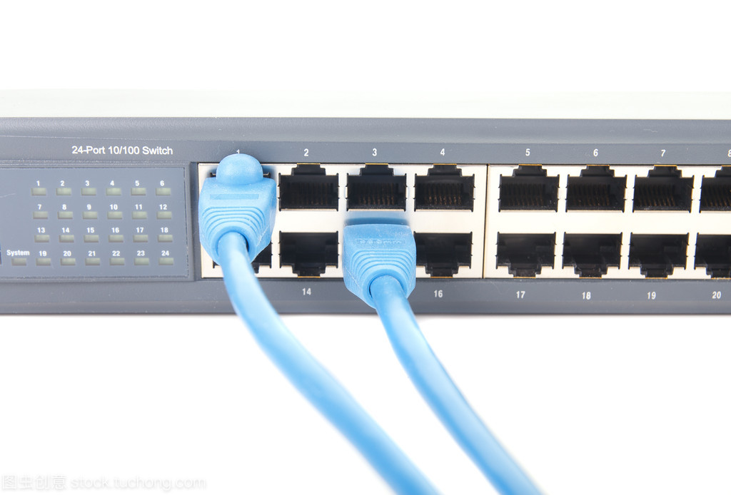 兩個藍(lán)貓-5纜線插入網(wǎng)絡(luò)交換機(jī)與汽車配件的關(guān)聯(lián)性探析